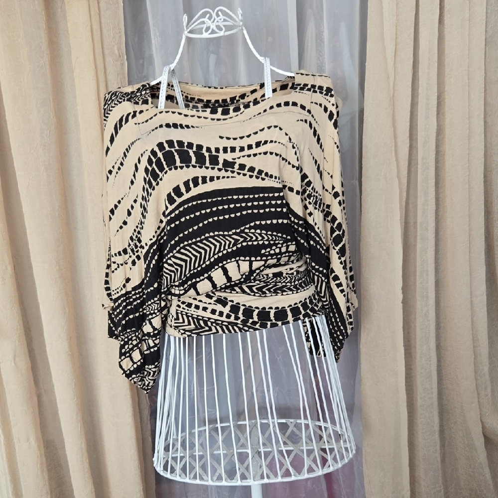 bebe Black and Tan Patterned Top, XS